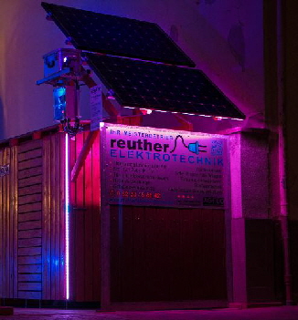 Hoftor m Schild u Solpl kl